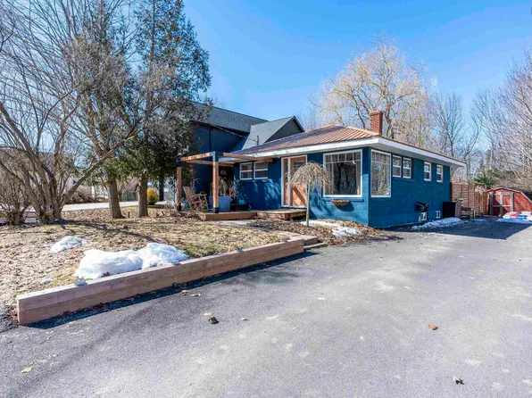 12 Porters Ave, Hantsport, NS B0P 1P0