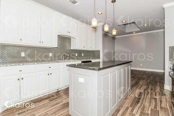 3 bed, 2.0 bath, 1877 sqft, $2,095 — Photo 4