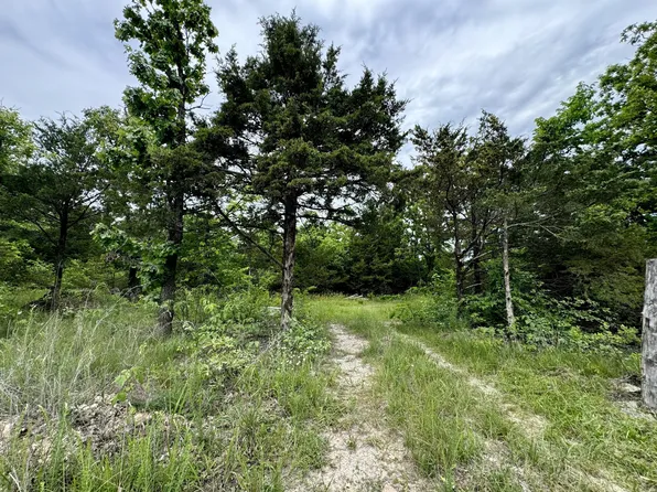 000 Cottengim Road, Macomb, MO 65702