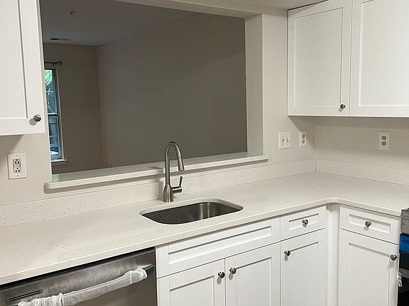 3rd image of 19124 Highstream Dr