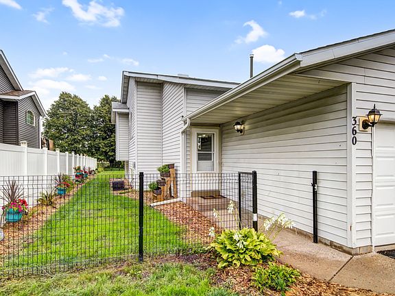 2nd image of 360 Cari Park Ln
