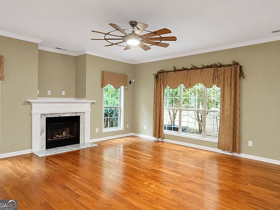 2nd image of 209 Avalon Way