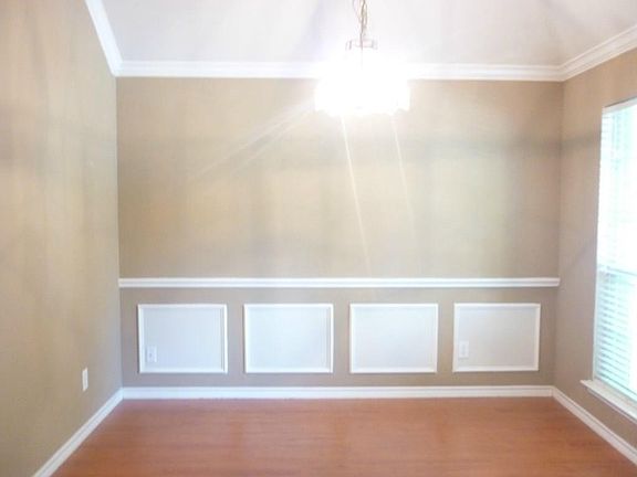 4th image of 1410 Greenwich Dr
