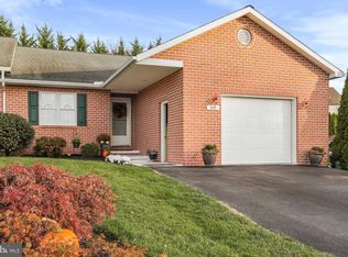359 Nova Dr, Greencastle, PA 17225