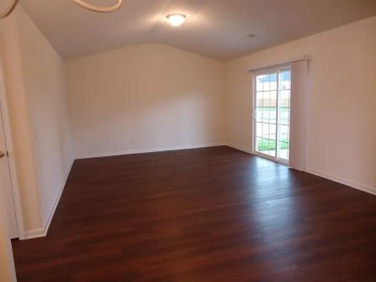 30 Miller Park Cir — Photo 4