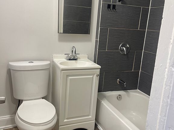 3rd image of 2143 S Fairfield Ave #1F