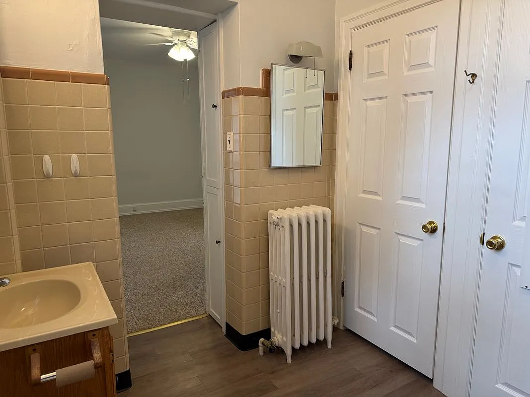 1 bed, 1.0 bath, 900 sqft, $1,750 — Photo 2