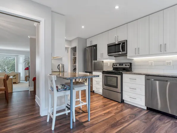 14243 19a Ave, Surrey, BC V4A 7X7
