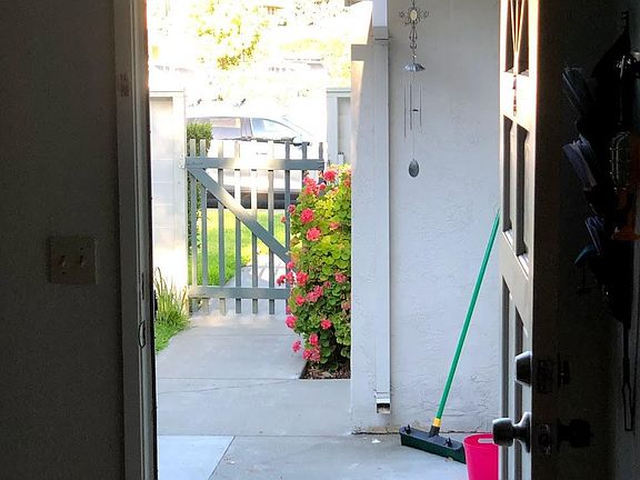 2nd image of 10768 Maxine Ave