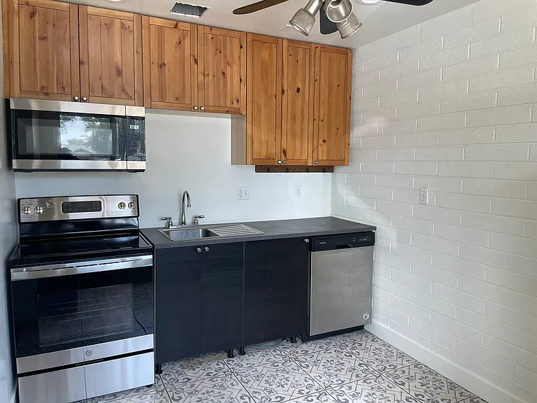 66 1/2 W 13th St #B — Photo 3