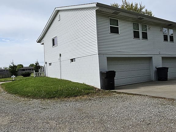 2nd image of 209 Briarbrook Ln Unit B