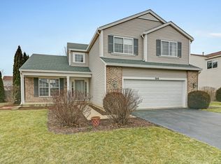 709 Blossom Ct, Oswego, IL 60543