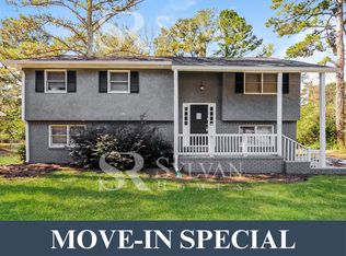 1194 Roscoe Rd, Newnan, GA 30263