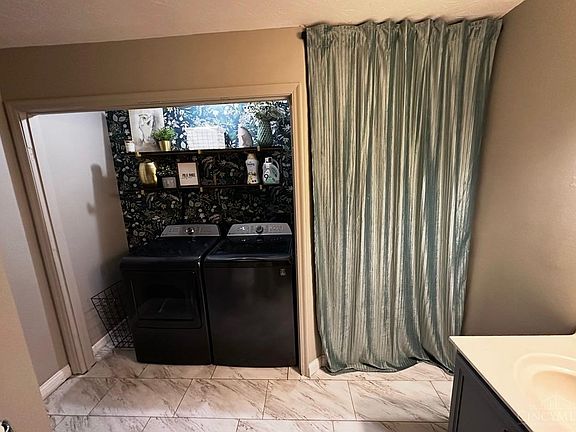 3rd image of 210 Robin Ave