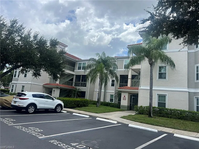 23500 Walden Center Dr #106 — Photo 4
