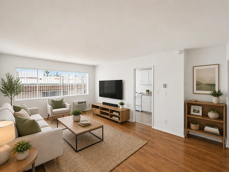 Hollywood Apartments — Photo 49