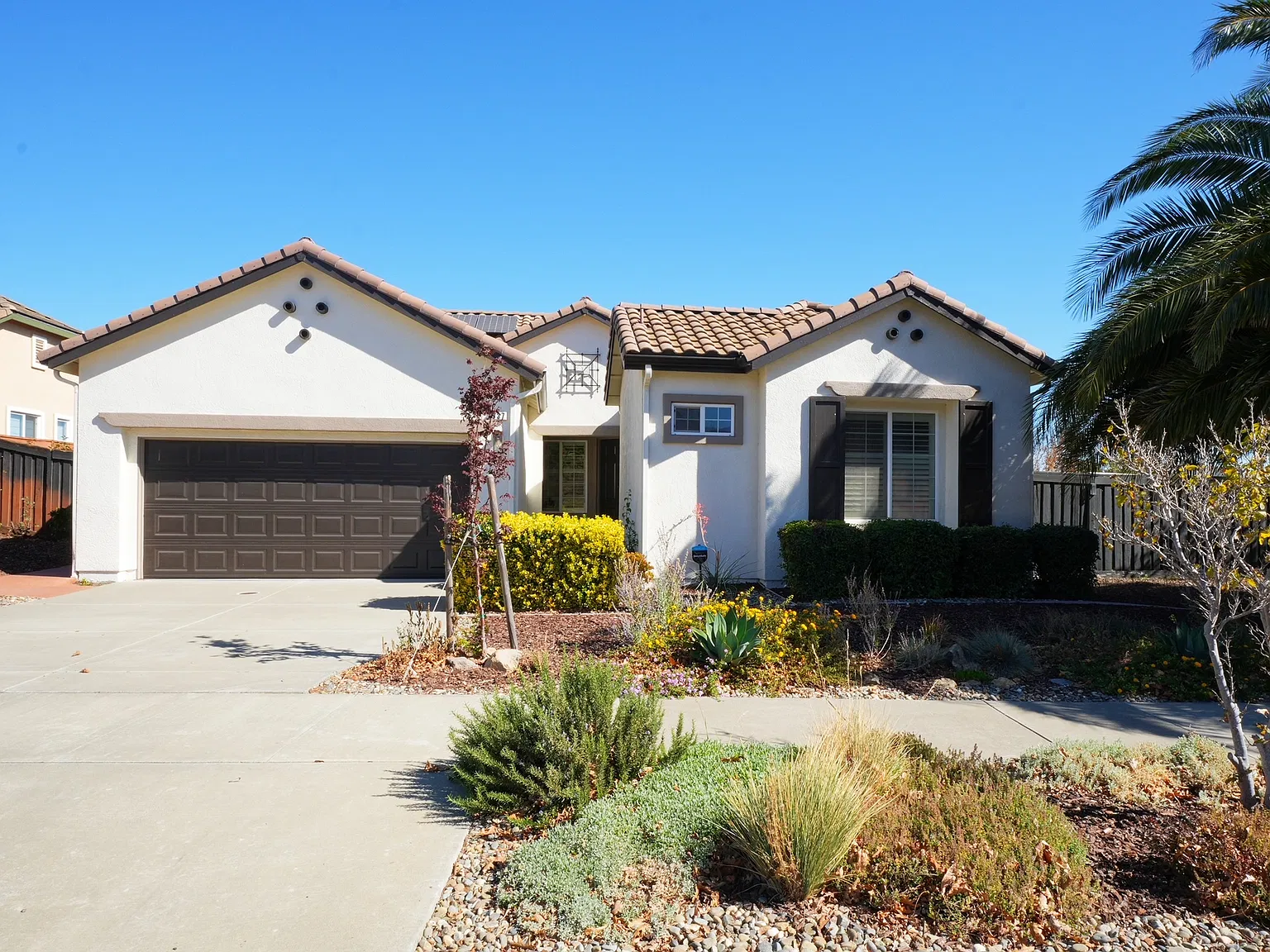 3 bed, 2073 sqft, $3,600 — Photo 1