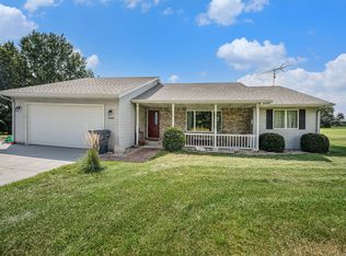 29592 Hillside Dr, Bangor, MI 49013