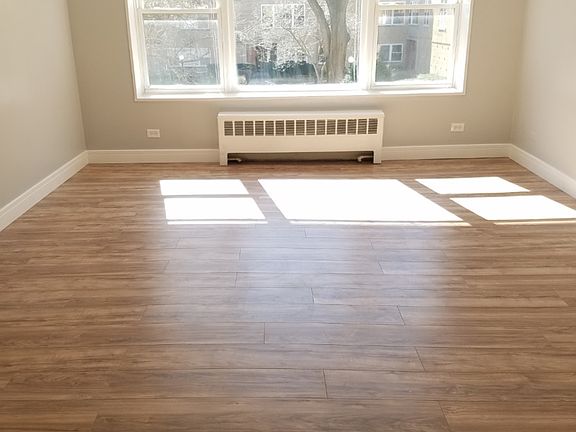 3rd image of 6116 N Winchester Ave APT 1I