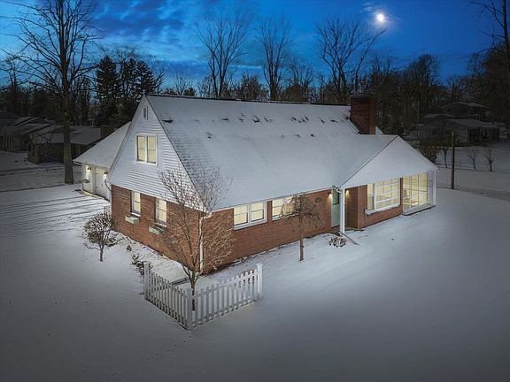 3rd image of 21687 Shiawassee Dr