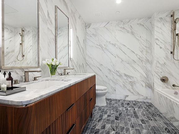 5th image of 150 Barrow St #2D