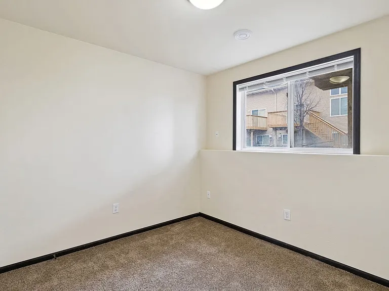 Town Square Townhomes — Photo 23