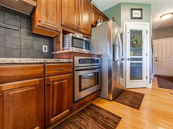 5th image of 2570 Fairfield Dr