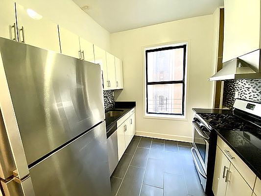 3rd image of 546 W 146th St APT 35