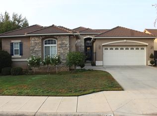 9513 N Larkspur Ave, Fresno, CA 93720