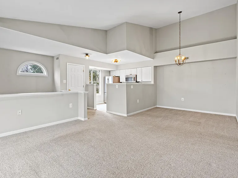 14022 Erie Ct — Photo 7