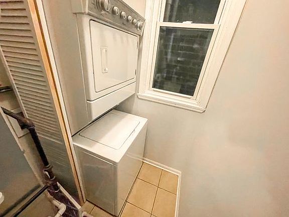 5th image of 1450 N Western Ave #1