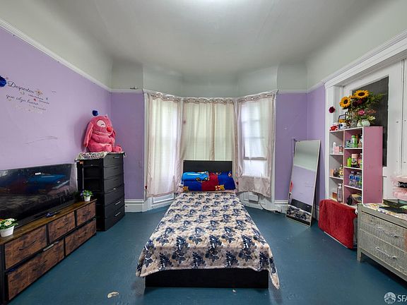 3rd image of 2637 Mission St