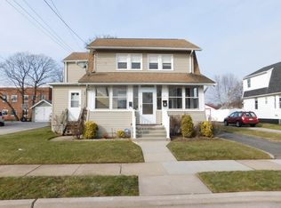5 1st Ave #2B, East Rockaway, NY 11518