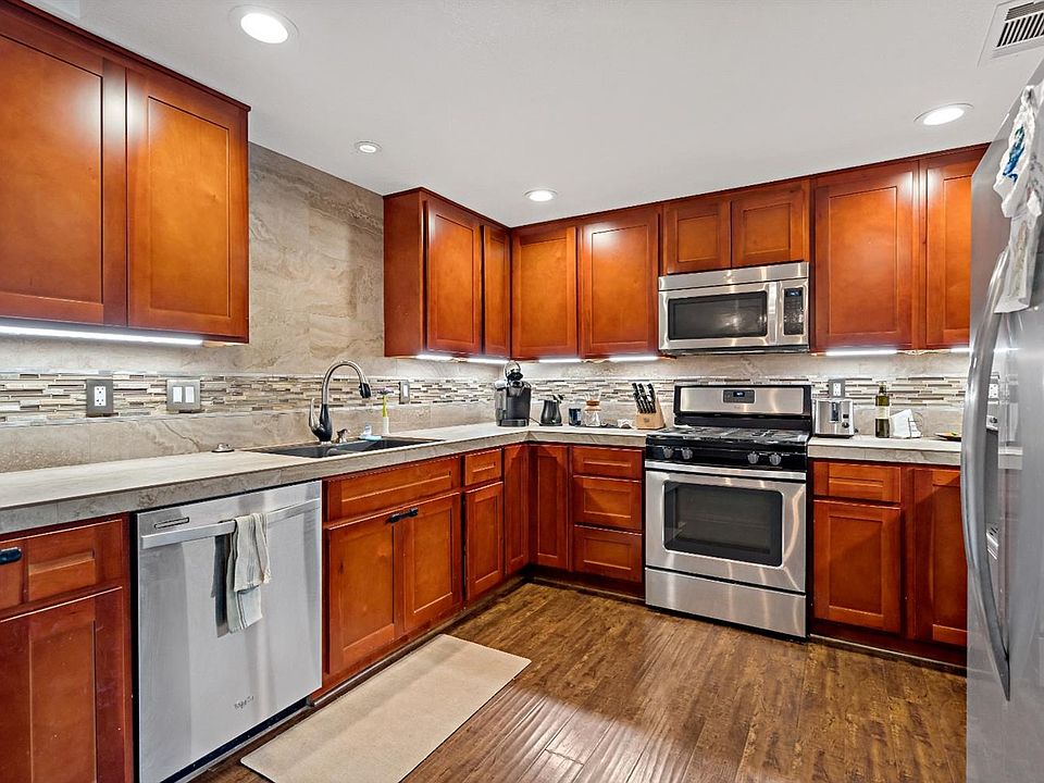 1st image of 5649 Mapleridge Ct