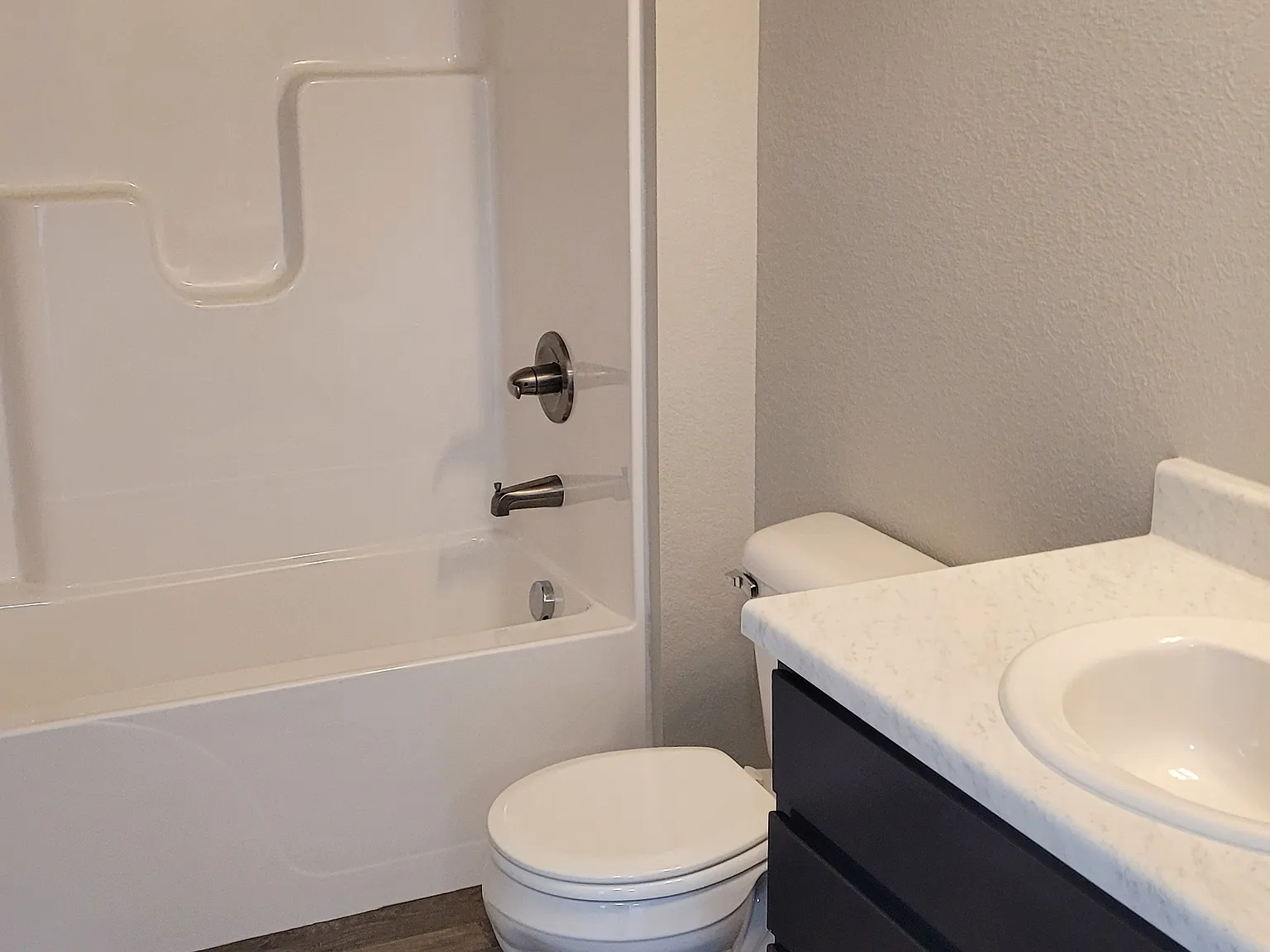 2 bed, 1050 sqft, $1,400 — Photo 4