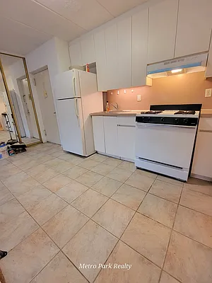 Rented by Metro Park Realty Inc | media 21