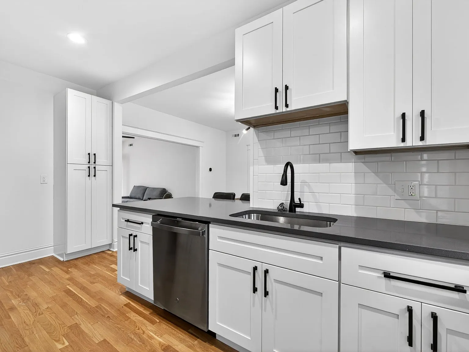 3 bed, 1550 sqft, $3,400 — Photo 4
