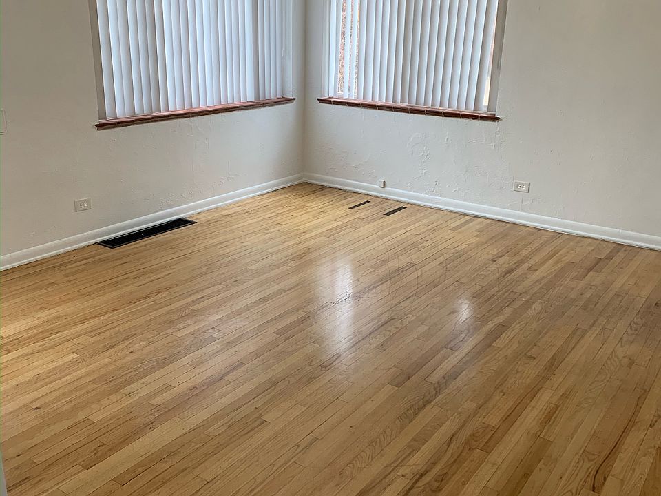 1st image of 165 E Oxford Ave