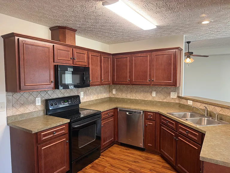 6001 Granite Field Dr — Photo 4