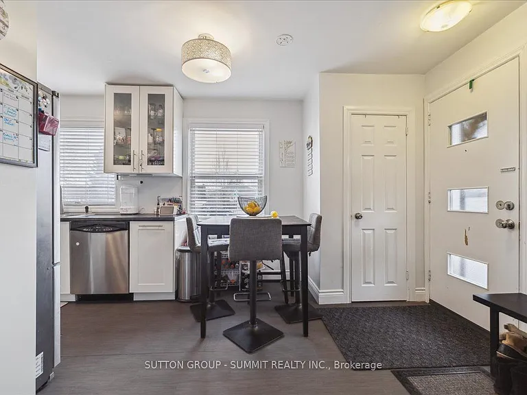 9 Grenadier Dr #UPPER — Photo 6