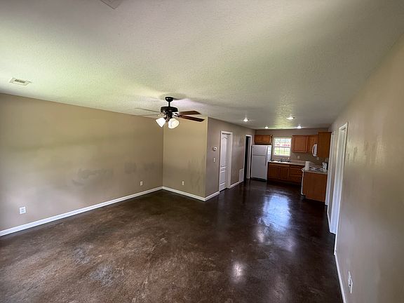 2nd image of 103B Redwood Dr #103B