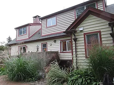 3 bed, 1.5 bath, 2135 sqft, $3,000 — Photo 2