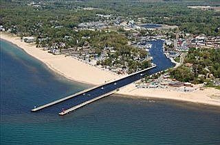 4th image of 89 N Shore Dr