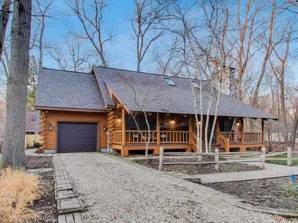 4054 Choctaw Trl, New Buffalo, MI 49117