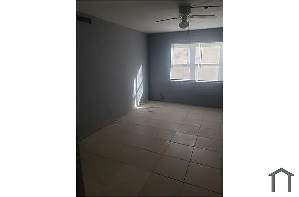 Building Photo - 5300 NW 18th Ct #3I