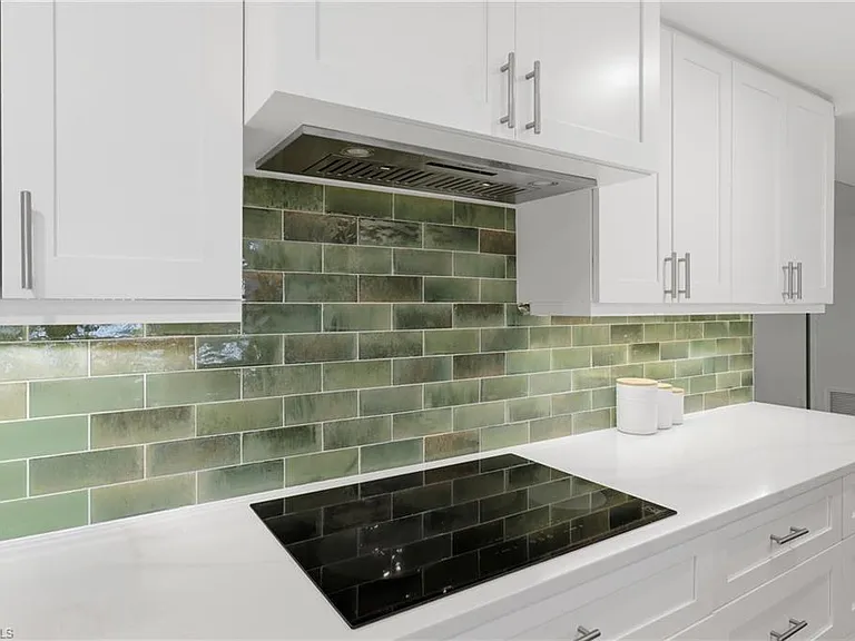 5601 Turtle Bay Dr #302 — Photo 3