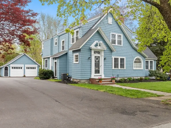 12 Avon St, Andover, MA 01810