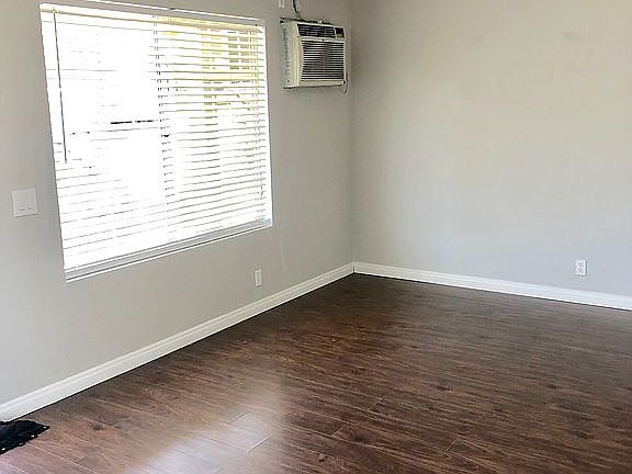 4th image of 1903 Manzana Way