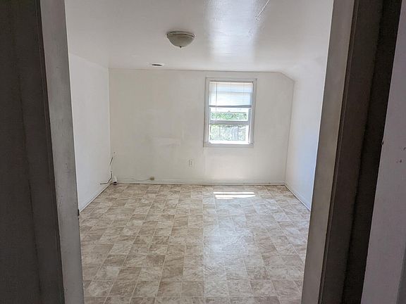 3rd image of 1610 Park St #2