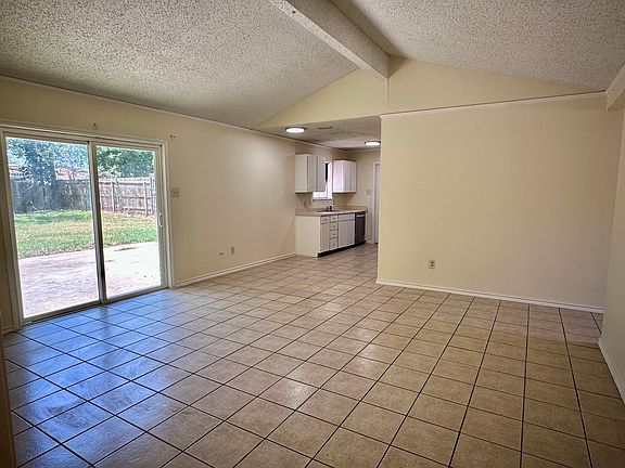 5th image of 601 Johns Dr